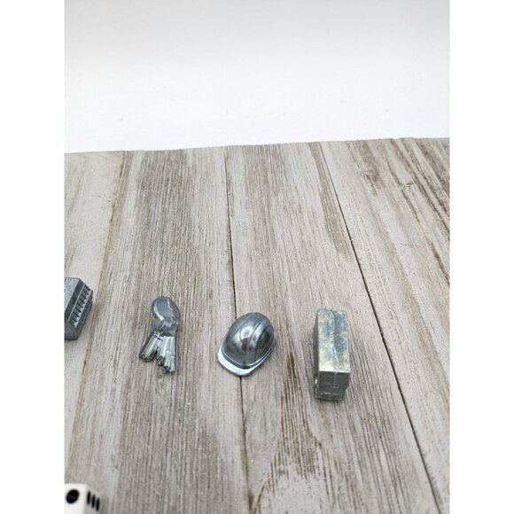 Monopoly City Ed Game Replacement Tokens Pieces Movers Set of 6 And Dice - Picture 2 of 4